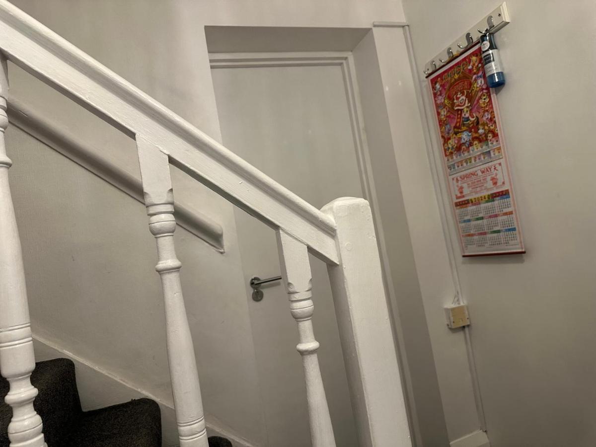 3Rd Studio Flat With Private Toilet And Bathroom Setup For Family Enjoyment 134 Keedonwood Road Bromley Zewnętrze zdjęcie