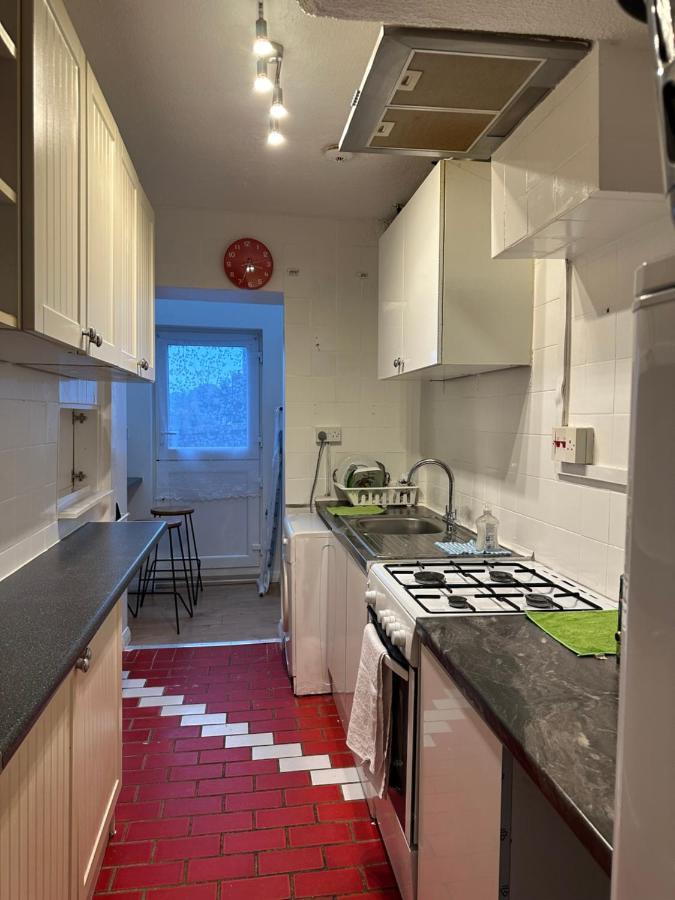 3Rd Studio Flat With Private Toilet And Bathroom Setup For Family Enjoyment 134 Keedonwood Road Bromley Zewnętrze zdjęcie