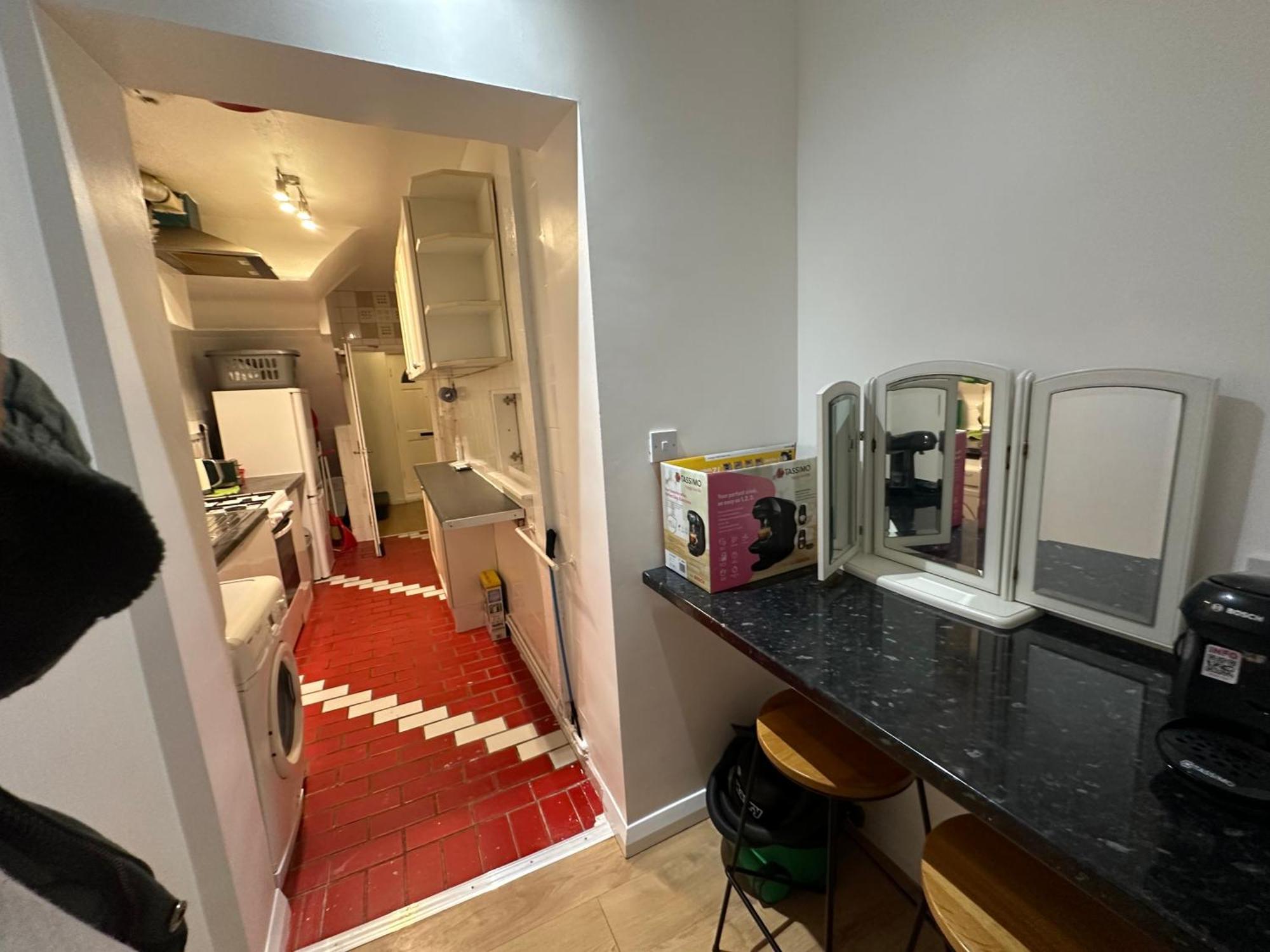 3Rd Studio Flat With Private Toilet And Bathroom Setup For Family Enjoyment 134 Keedonwood Road Bromley Zewnętrze zdjęcie