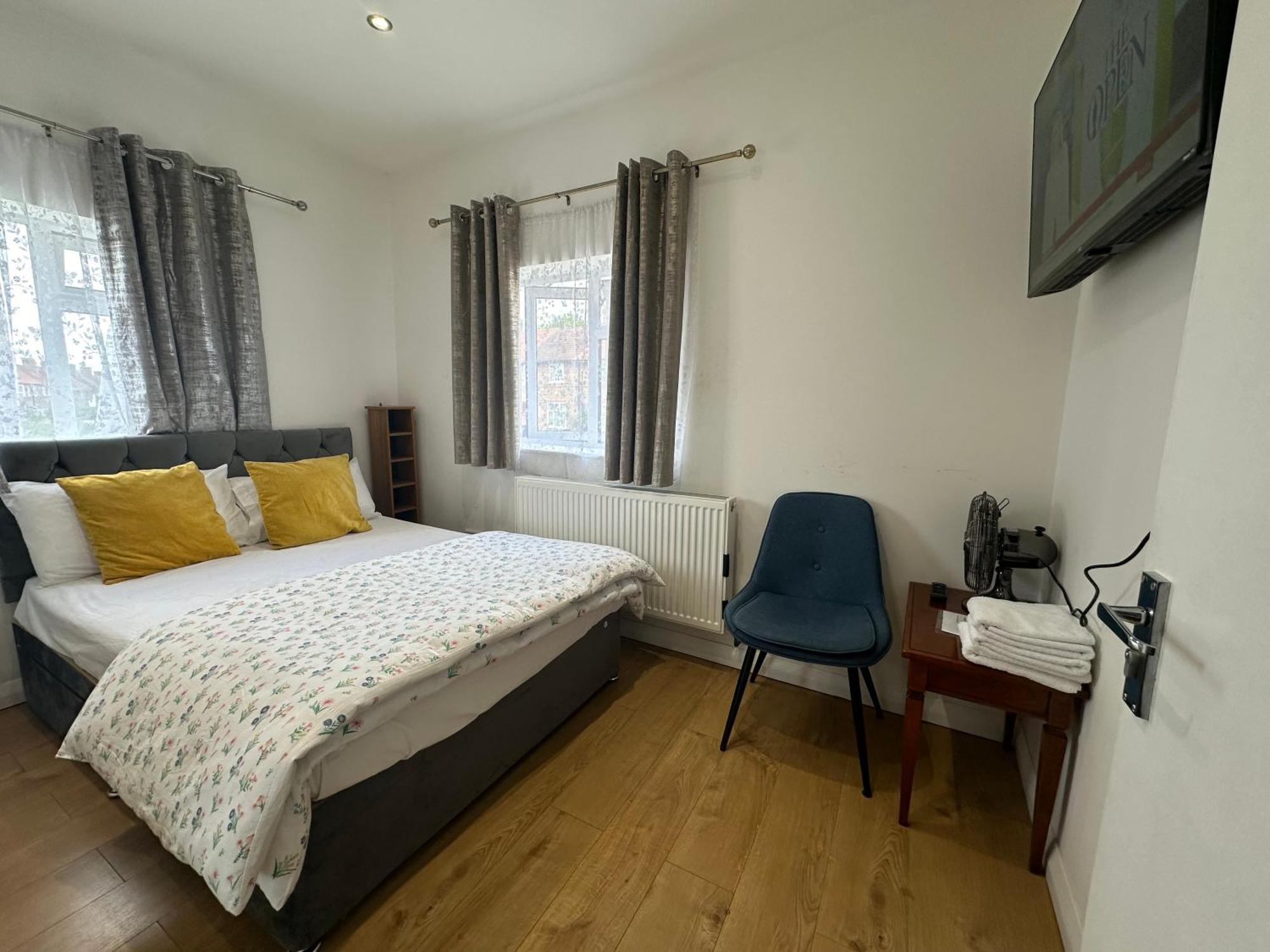 3Rd Studio Flat With Private Toilet And Bathroom Setup For Family Enjoyment 134 Keedonwood Road Bromley Zewnętrze zdjęcie